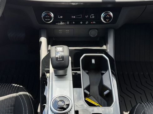 New 2025 Mitsubishi Outlander ES image 22