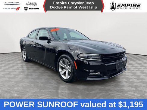 Used 2016 Dodge Charger SXT w/ Navigation & Travel Group image 1