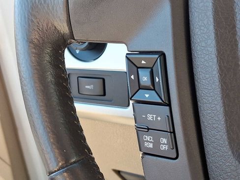 Used 2013 Ford F150 Lariat w/ Lariat Chrome Pkg image 23