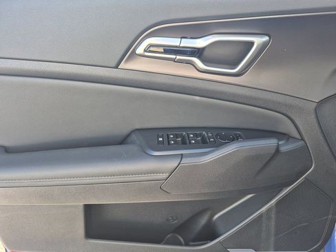 New 2026 Kia Sportage EX image 6