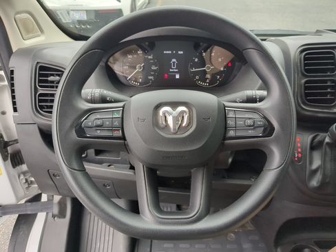 Used 2025 RAM ProMaster 2500 w/ Convenience Group FWD image 17