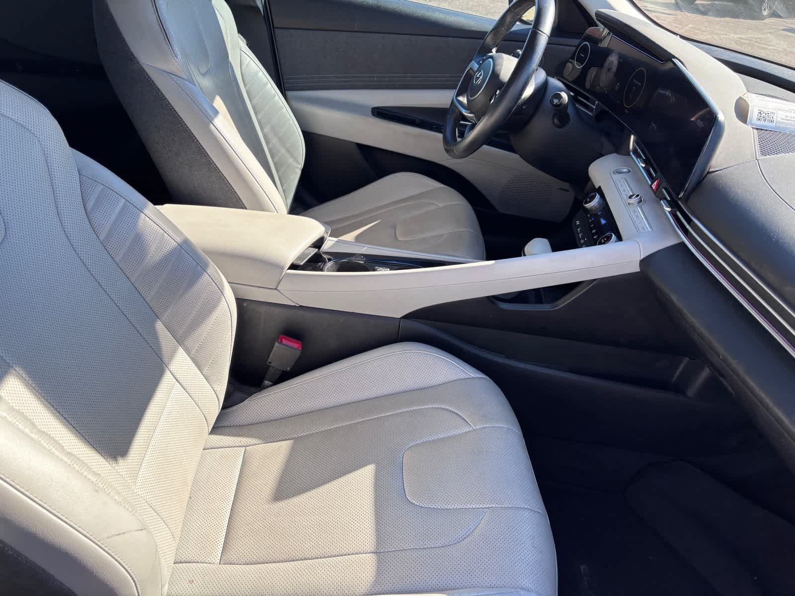 Used 2022 Hyundai Elantra Limited FWD image 9