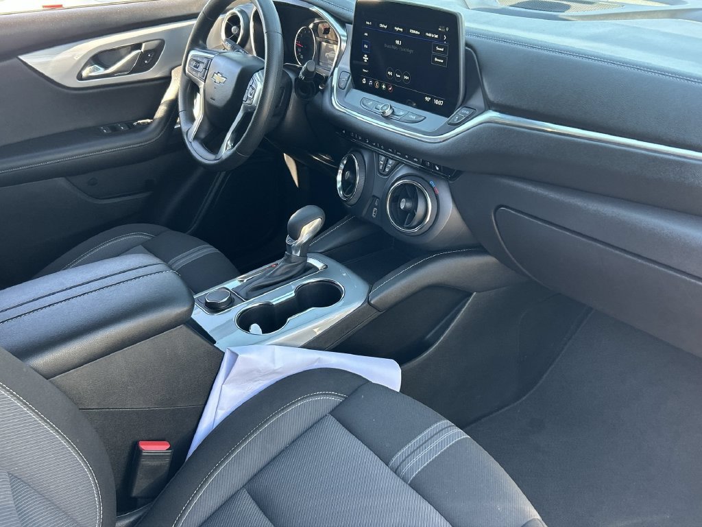Used 2025 Chevrolet Blazer LT FWD image 23