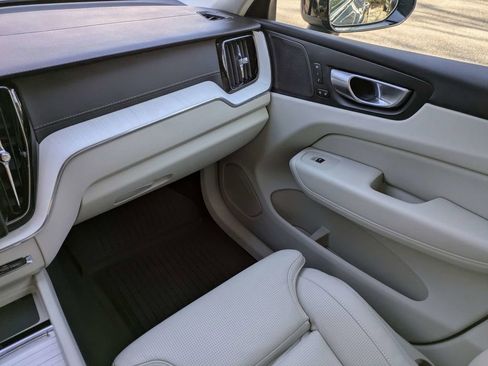 New 2026 Volvo XC60 T8 Ultra w/ Protection Package Premier AWD/4WD image 17