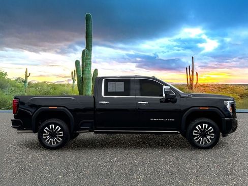 Used 2025 GMC Sierra 2500 Denali Ultimate w/ Max Trailering Package AWD/4WD image 6