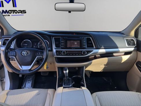 Used 2015 Toyota Highlander Plus FWD image 14