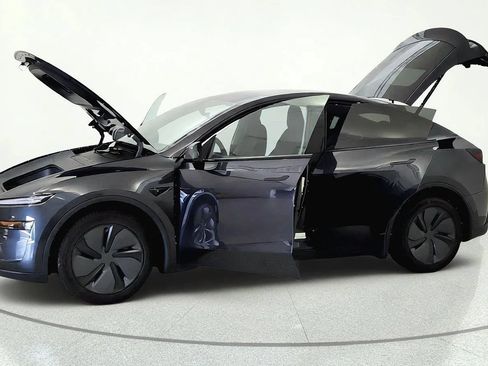 Used 2026 Tesla Model Y Long Range AWD/4WD image 9