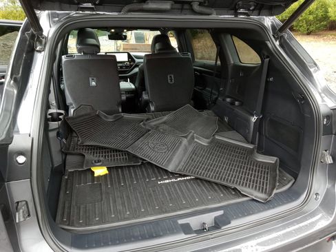 Used 2023 Toyota Highlander XSE AWD/4WD image 29