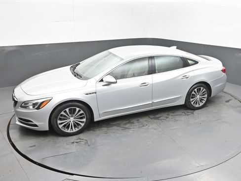 Used 2017 Buick LaCrosse Essence FWD image 34