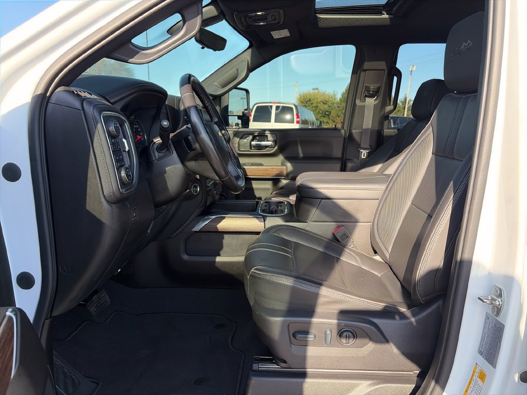 Used 2023 Chevrolet Silverado 3500 High Country AWD/4WD image 15