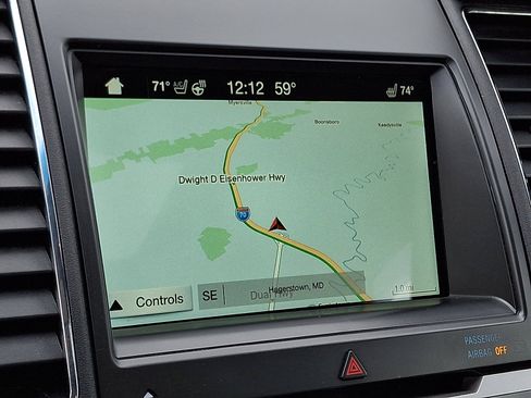 Used 2018 Ford Taurus Limited image 18