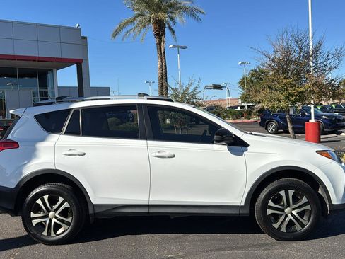 Used 2013 Toyota RAV4 LE image 8