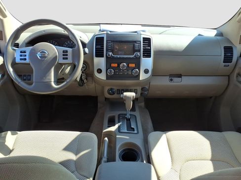 Used 2015 Nissan Frontier SV w/ SV Value Truck Package AWD/4WD image 12