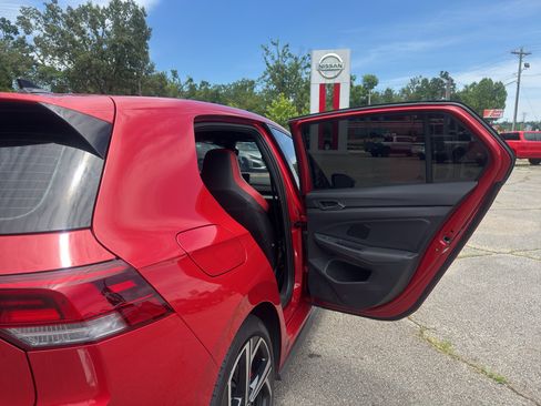Used 2025 Volkswagen GTI SE FWD image 21