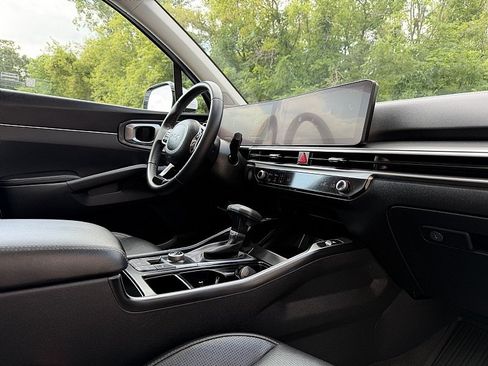 Used 2025 Kia Sorento S w/ Panoramic Sunroof Package FWD image 15