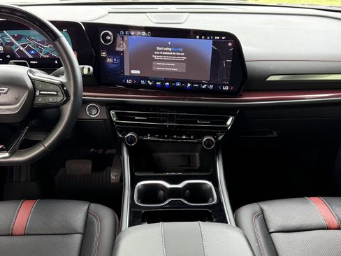 Used 2026 Chevrolet Traverse RS w/ LPO, Floor Liner Package FWD image 20