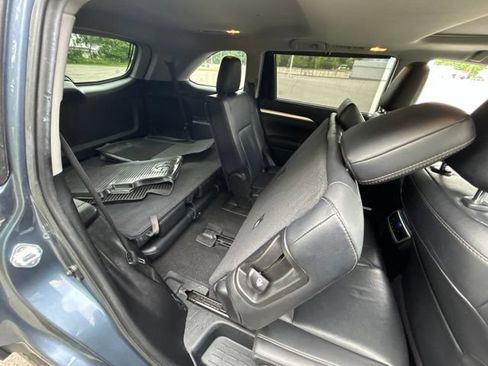 Used 2019 Toyota Highlander XLE AWD/4WD image 32