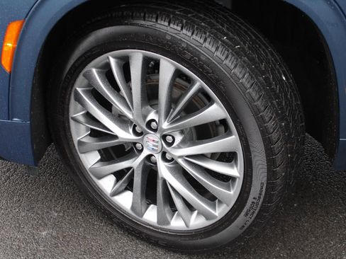 Used 2025 Buick Enclave Avenir w/ LPO, Floor Liner Package AWD/4WD image 19