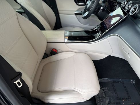 Certified 2026 Mercedes-Benz GLC 300 image 23