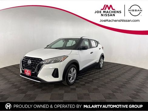 Used 2022 Nissan Kicks S image 3
