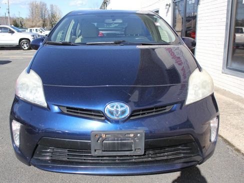 Used 2013 Toyota Prius Four image 2