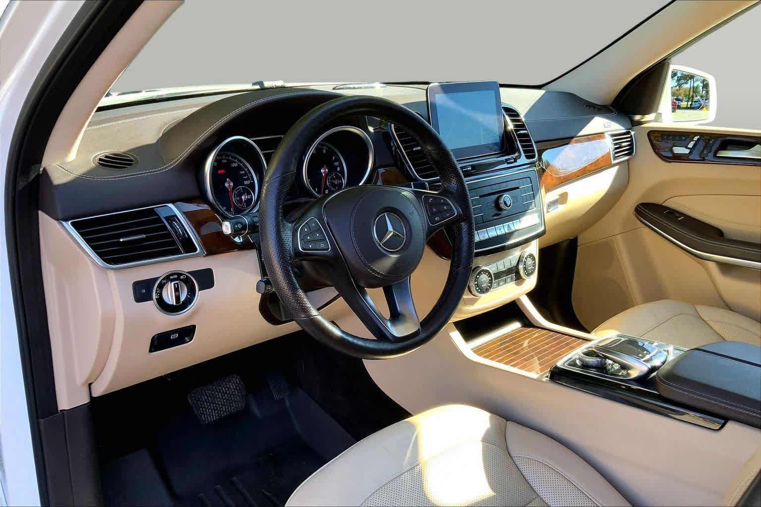 Used 2017 Mercedes-Benz GLS 550 4MATIC image 18