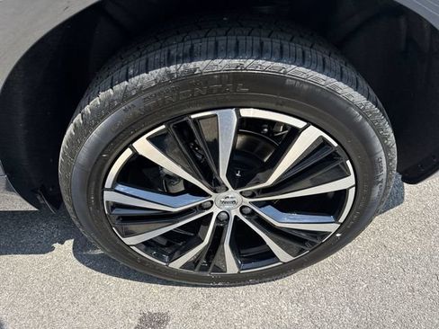 Used 2025 Volvo XC60 B5 Plus w/ Protection Package Premier AWD/4WD image 32