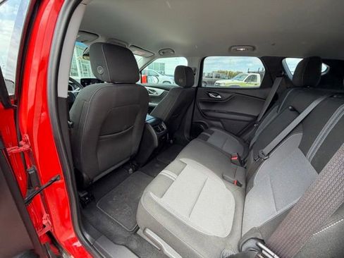 Used 2025 Chevrolet Blazer LT AWD/4WD image 17