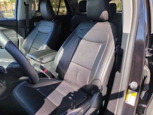 Used 2023 Ford Explorer Limited w/ Limited Technology Package image 11