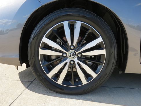 Used 2018 Honda Fit EX image 9