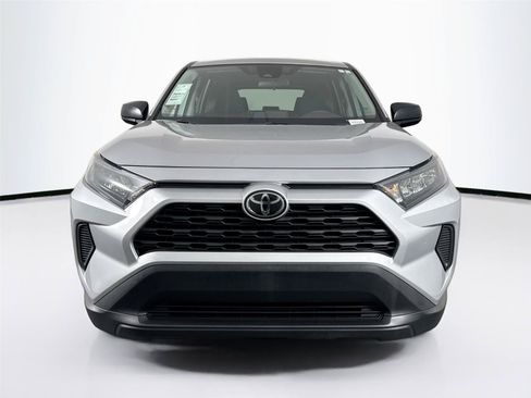 Certified 2022 Toyota RAV4 LE FWD image 8