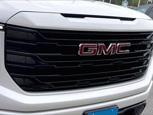 Used 2022 GMC Sierra 1500 Elevation w/ X31 Off-Road Package image 32