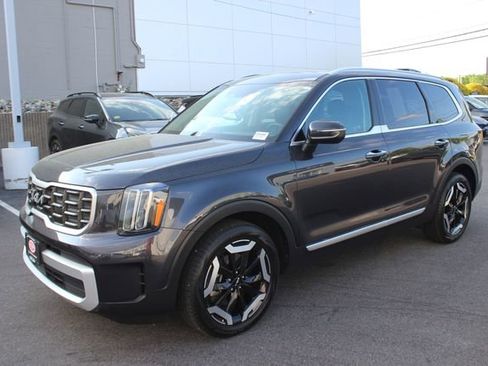 Used 2025 Kia Telluride S AWD/4WD image 2