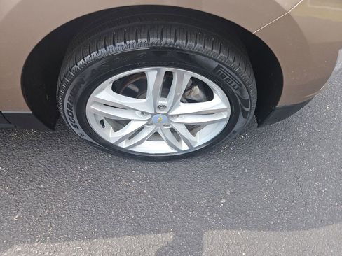 Used 2018 Chevrolet Equinox Premier AWD/4WD image 10