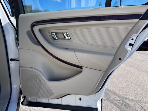 Used 2010 Ford Taurus Limited image 28