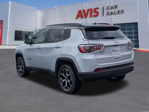 Used 2025 Jeep Compass Limited AWD/4WD image 9