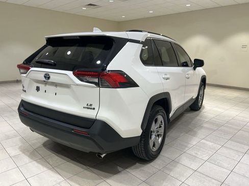 Used 2022 Toyota RAV4 LE image 5