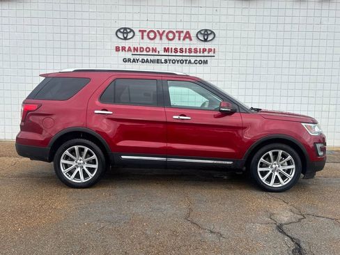 Used 2017 Ford Explorer Limited image 1