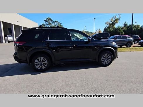 Used 2022 Nissan Pathfinder SV image 33
