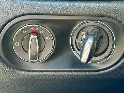 Used 2020 Porsche Macan S image 11