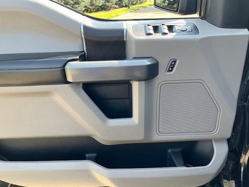 Used 2018 Ford F150 XLT AWD/4WD image 6