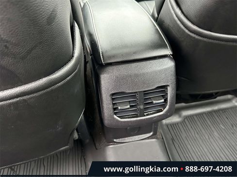 Used 2020 Ford Fusion SE image 11