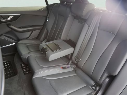 Used 2021 Audi Q8 Premium Plus image 28