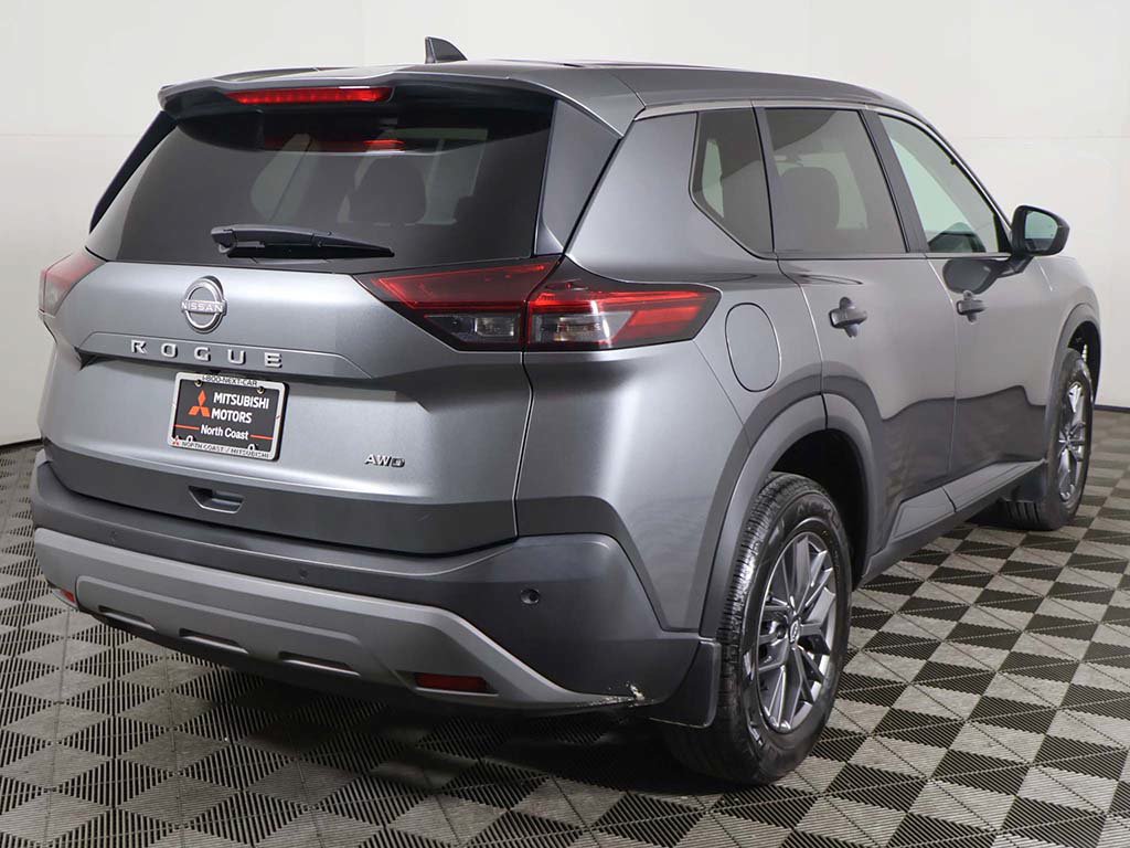 Used 2023 Nissan Rogue S AWD/4WD image 7