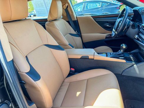 Certified 2024 Lexus ES 300h w/ Premium Package FWD image 16