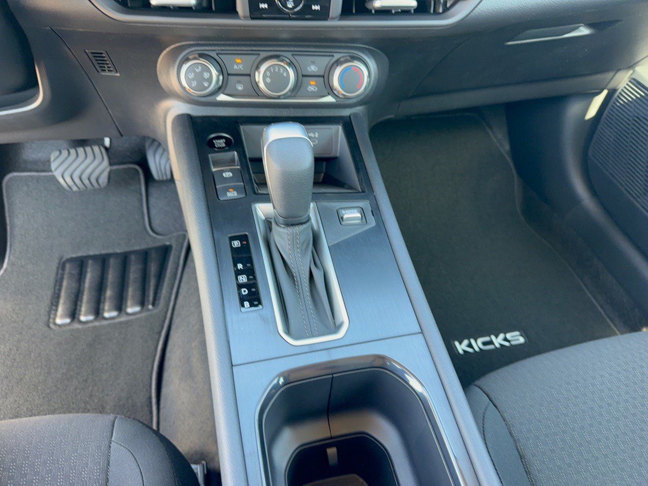 New 2027 Nissan Kicks S FWD image 21