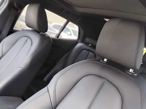 Used 2023 BMW X2 sDrive28i image 15