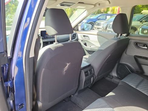 Certified 2023 Nissan Rogue SV FWD image 12