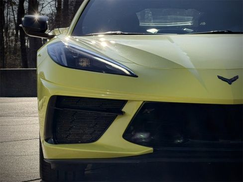 Used 2024 Chevrolet Corvette Stingray Premium Cpe w/ Z51 Performance Package image 6