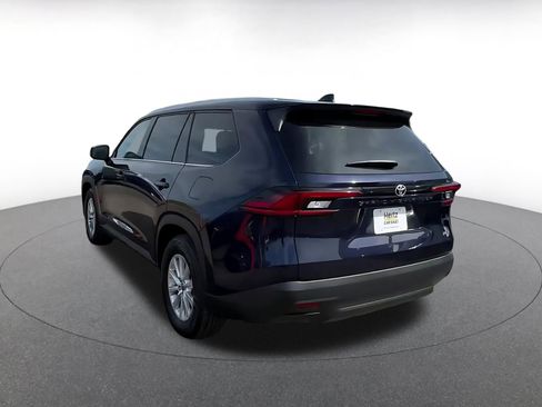 Used 2025 Toyota Grand Highlander FWD image 11